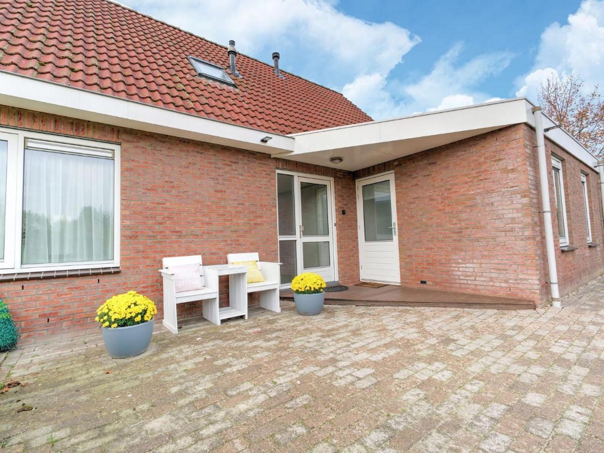 Captivating Holiday Home In Zeewolde Near Forest Exterior photo